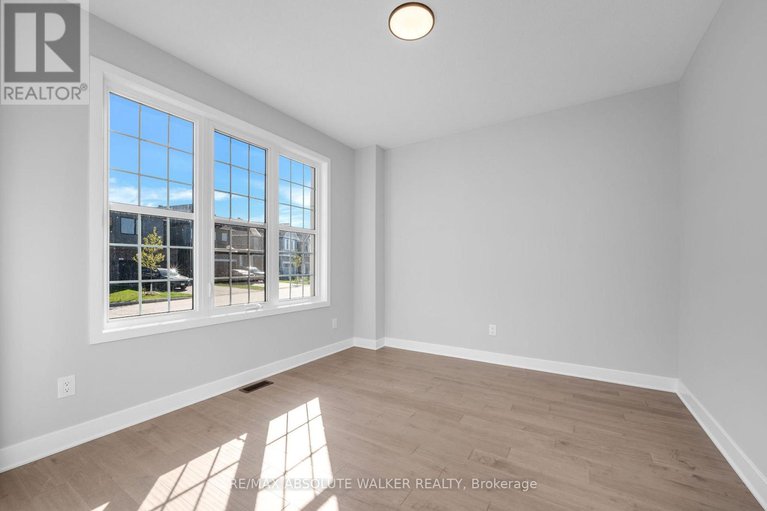 29090104/584-paakanaak-avenue/blossom-parkkemp-parkfindlay-creek/ottawa/ontario/K1X0J6_5