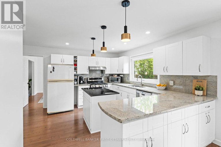 28427469/2722-wyldewood-street/emerald-woodssawmill-creek/ottawa/ontario/K1T2R9_15