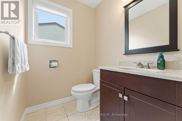 29645629/6033-meadowglen-drive/chapel-hill/ottawa/ontario/K1C5V4_17