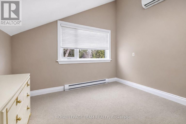 29422751/5965-rideau-valley-drive-n/manotick-south-to-roger-stevens/ottawa/ontario/K4M1B3_22