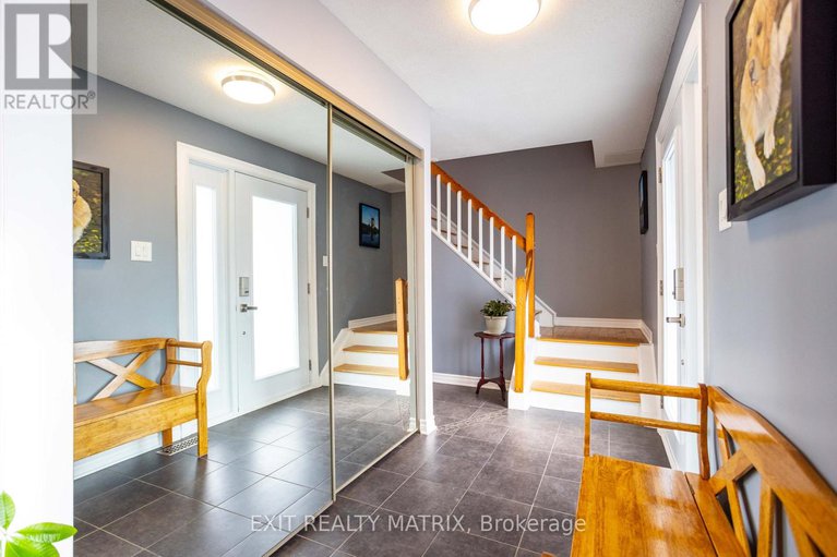 28366381/98-menard-street/embrun/russell/ontario/K0A1W1_2