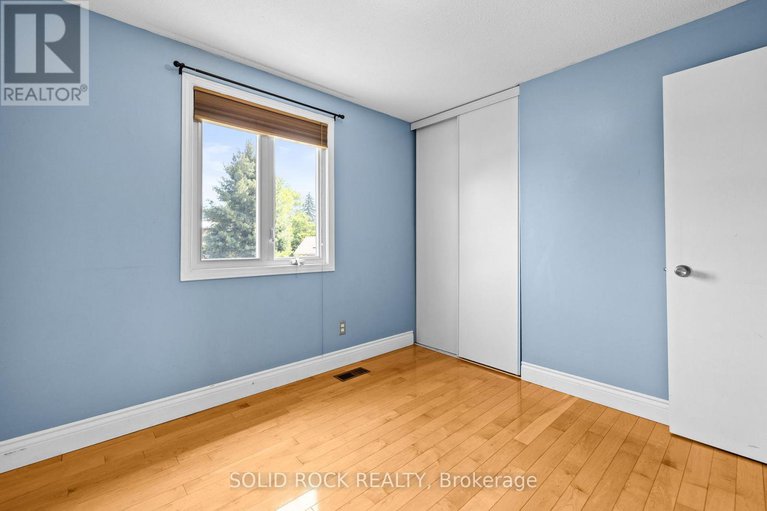 29353006/1631-charbonneau-street/bilberry-creekqueenswood-heights/ottawa/ontario/K1E2J6_23