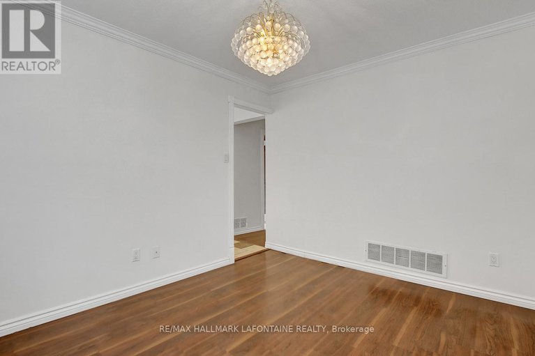 29381191/6128-vineyard-drive/convent-glen/ottawa/ontario/K1C2N6_11