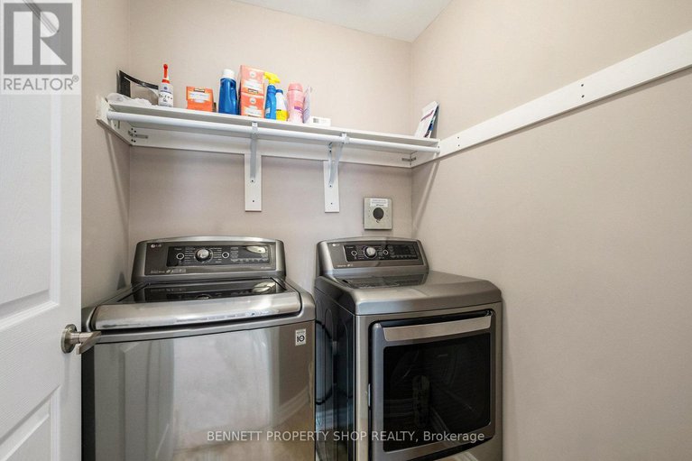 28385884/201-cayman-road/stittsville-north/ottawa/ontario/K2S0N9_16