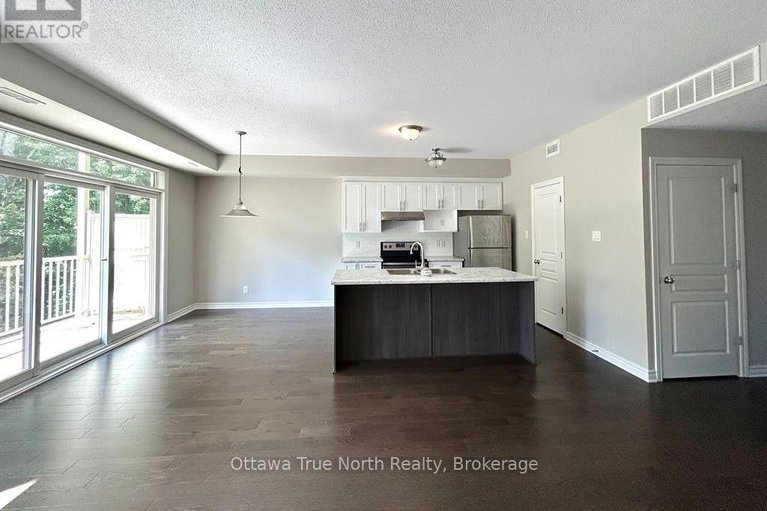 29168510/30-1032-beryl-private/riverside-southgloucester-glen/ottawa/ontario/K1V2M4_3