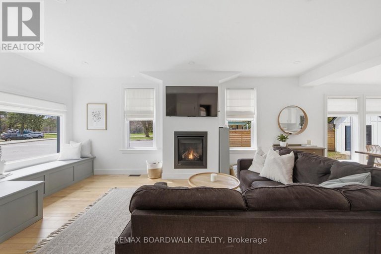 29643946/62-craig-street/village-of-russell/russell/ontario/K4R1A2_5