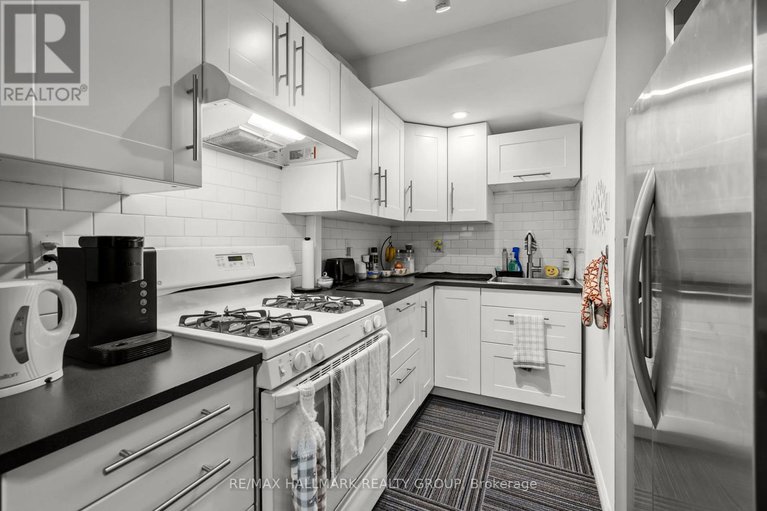 29004892/82-glamorgan-drive/glencairnhazeldean/ottawa/ontario/K2L1R4_18