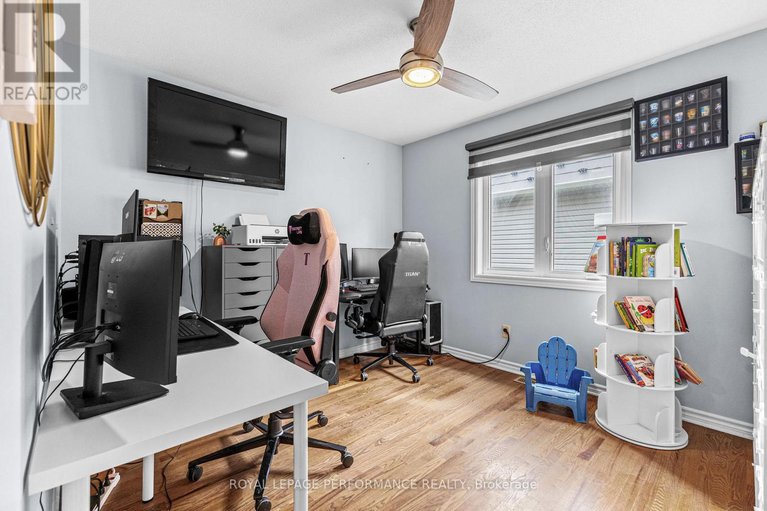28461839/7-settlement-lane/village-of-russell/russell/ontario/K4R0A4_21