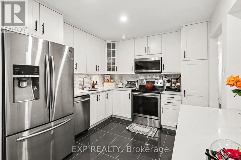 29593810/358-valade-crescent/fallingbrookpineridge/ottawa/ontario/K4A2V7_15