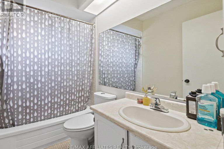 28876717/43-bluegrass-drive/bridlewood/ottawa/ontario/K2M1G2_22