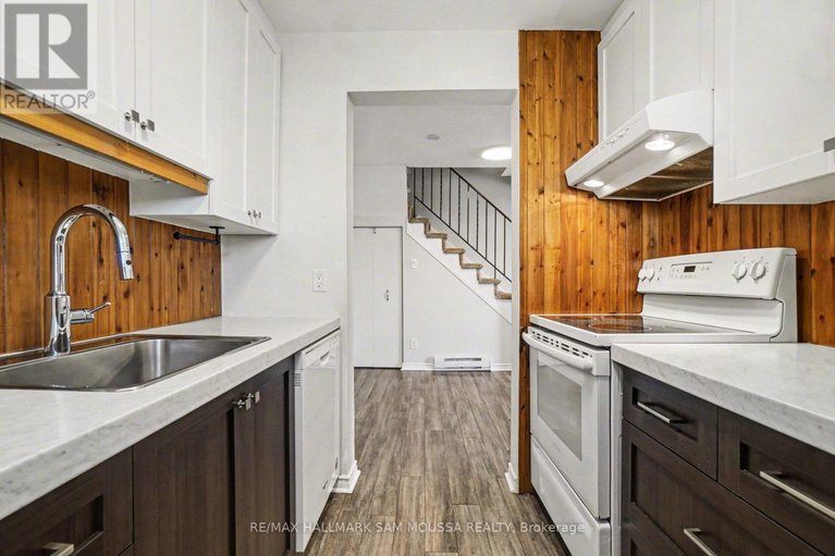 29672531/28c-woodvale-green/craig-henrywoodvale/ottawa/ontario/K2G4H4_18