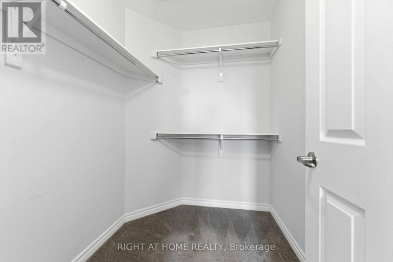 29608682/404-edgevalley-court/stittsville-north/ottawa/ontario/K2S2R3_24