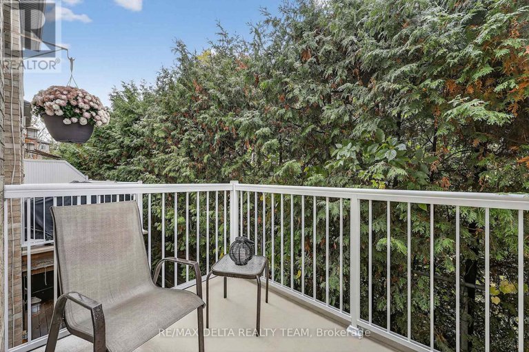 28970170/63-highwood-private/viscount-alexander-park/ottawa/ontario/K1K4X6_15