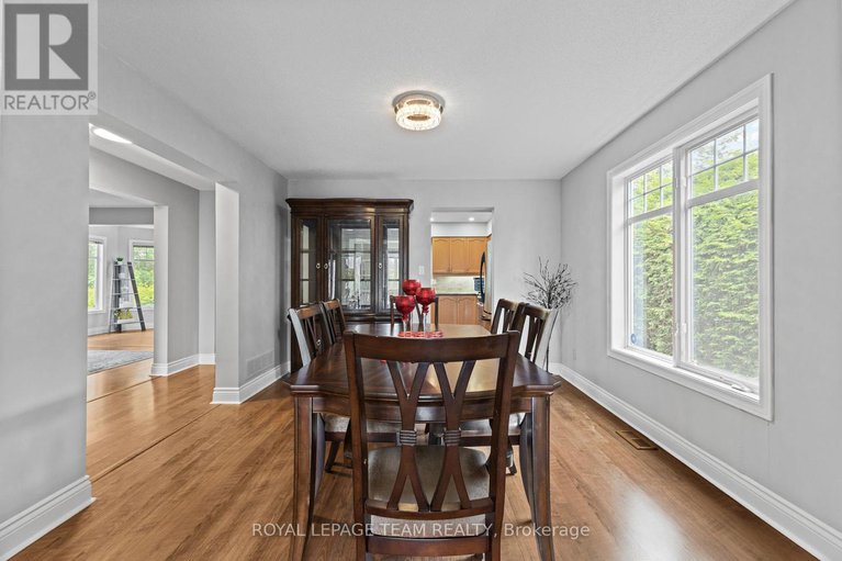 28401650/81-chickasaw-crescent/bridlewood/ottawa/ontario/K2M1M8_7