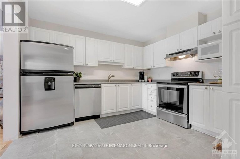 28165461/4218-owl-valley-drive-e/riverside-southgloucester-glen/ottawa/ontario/K1V1L7_7
