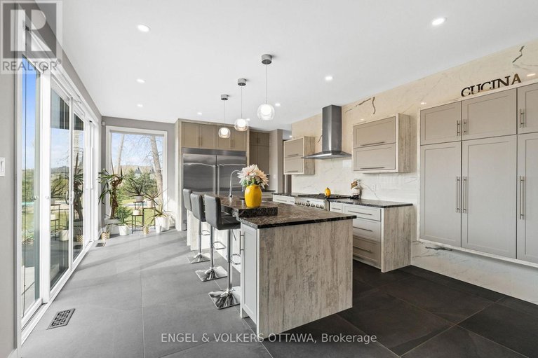 29307178/532-leimerk-court/manotick-village-manotick-estates/ottawa/ontario/K4M0E8_12