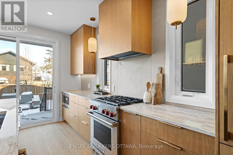 27914268/51-ross-avenue/ottawa-west/ottawa/ontario/K1Y0N4_13