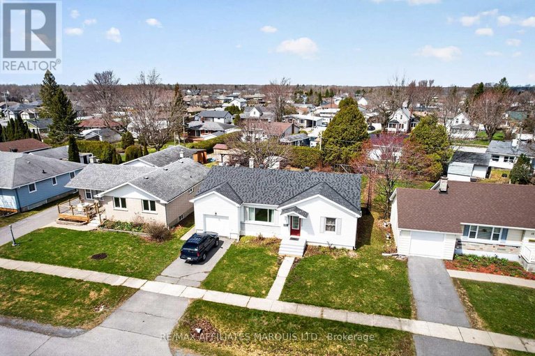 29642596/11-gray-avenue/long-sault/south-stormont/ontario/K0C1P0_28