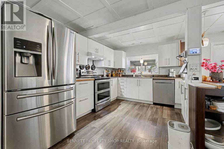 29142676/6070-fourth-line-road/rideau-twp-w-of-hwy-16-north-of-reg-rd-6/ottawa/ontario/K0A2T0_5