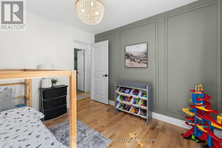 29653465/2058-wildflower-drive/queenswood-heights-south/ottawa/ontario/K1E3R3_35