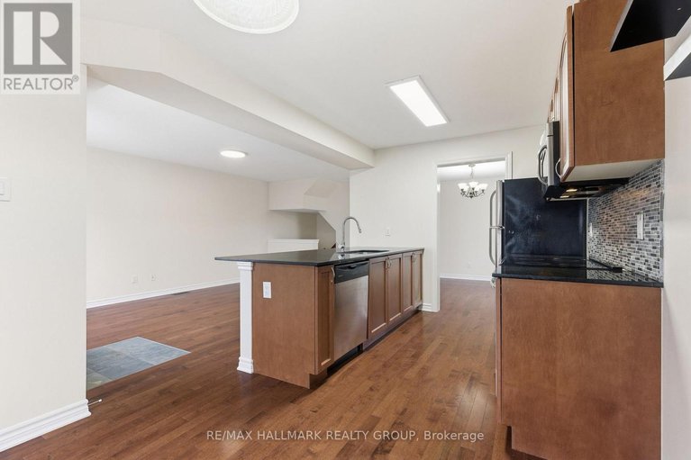 29128425/1875-maple-grove-road/stittsville-north/ottawa/ontario/K2S0P1_10