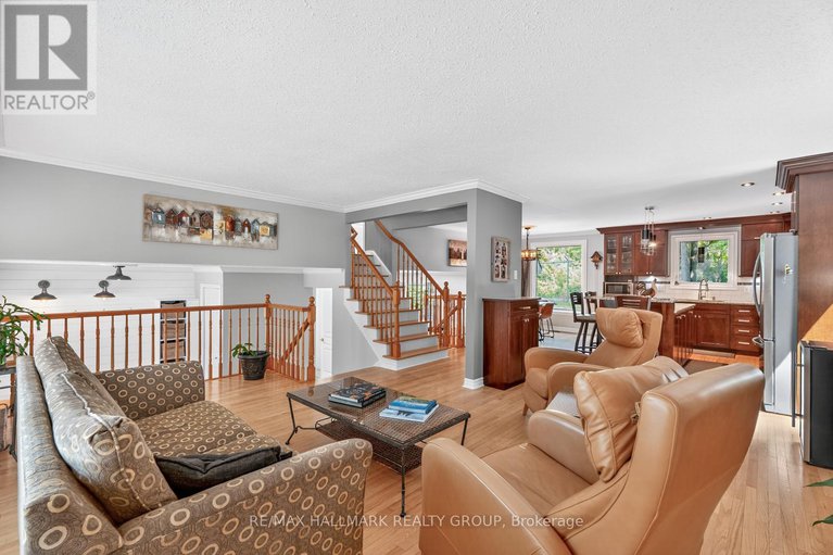28761916/30-oakhurst-crescent/blackburn-hamlet/ottawa/ontario/K1B4A6_10