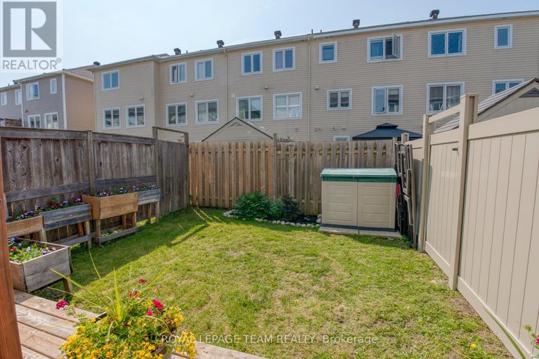 28487439/422-coldwater-crescent/emerald-meadowstrailwest/ottawa/ontario/K2M0J2_25