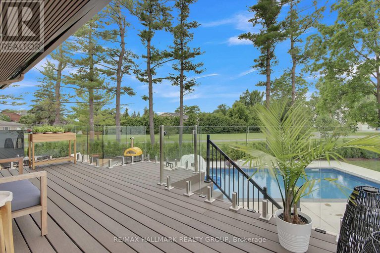 28484970/227-grandview-road/crystal-bayrocky-point/ottawa/ontario/K2H8B9_23