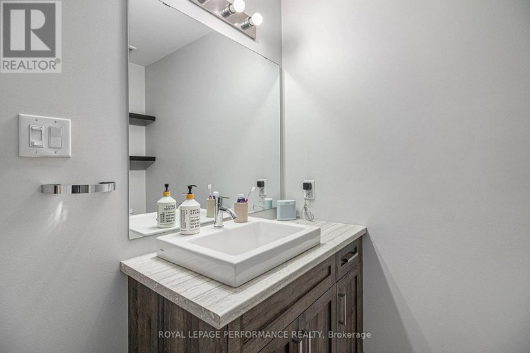 29474543/8-brittany-street/north-stormont-finch-twp/north-stormont/ontario/K0A1R0_15