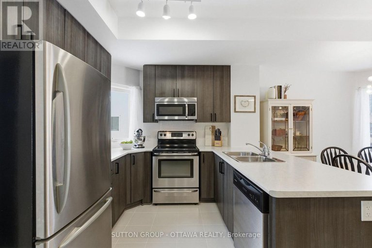 29328129/249-fir-lane/kemptville/north-grenville/ontario/K0G1J0_4