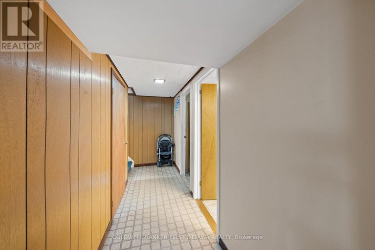 29607129/2066-saunderson-drive/elmvale-acres/ottawa/ontario/K1G2E6_25