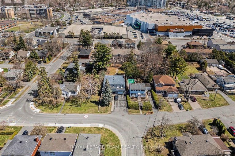 29662789/429-ancaster-avenue-e/woodroffe/ottawa/ontario/K2B5B6_6