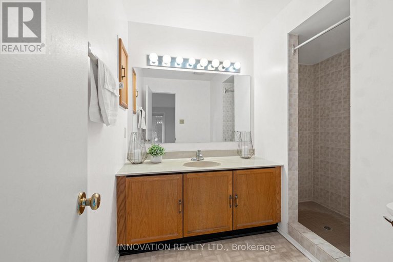 29036508/8-5-timberview-way/westcliffe-estates/ottawa/ontario/K2H9M6_29