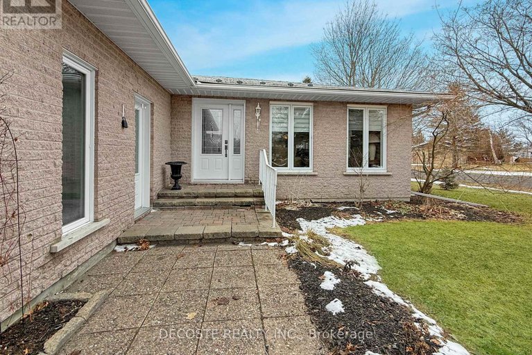 29501033/6298-maclean-court/south-glengarry-lancaster-twp/south-glengarry/ontario/K0C1E0_11