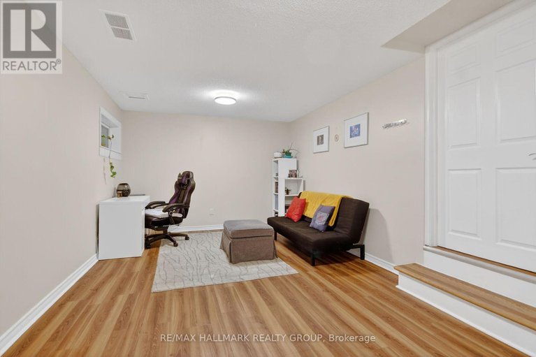 29430893/23-1821-walkley-road/urbandale-acres/ottawa/ontario/K1H6X9_22