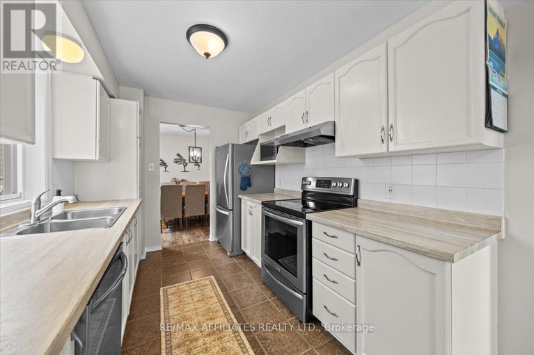 28880153/93-springcreek-crescent/bridlewood/ottawa/ontario/K2M2K8_16