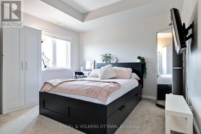 28491799/4-44-sternes-private/springridgeeast-village/ottawa/ontario/K4A0X8_26