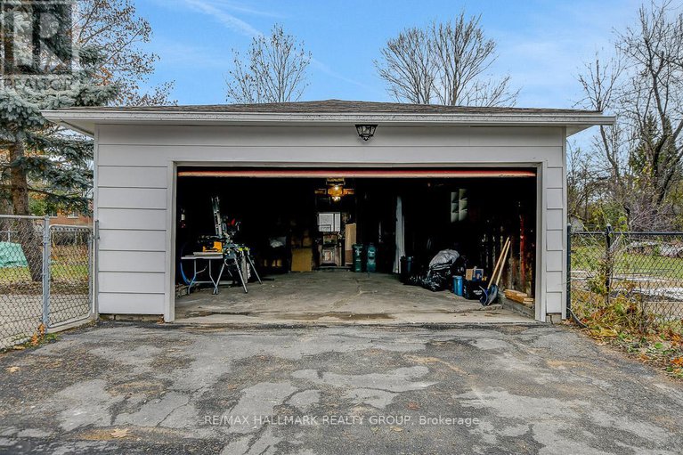 29145241/13-dunham-street/cardinal-heights/ottawa/ontario/K1J7L5_35