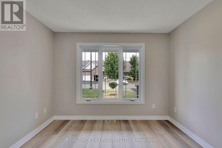 28835810/12-abbey-crescent/village-of-russell/russell/ontario/K4R0B5_6