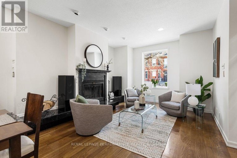 29650204/35-waverley-street/ottawa-centregolden-triangle/ottawa/ontario/K2P0T7_9