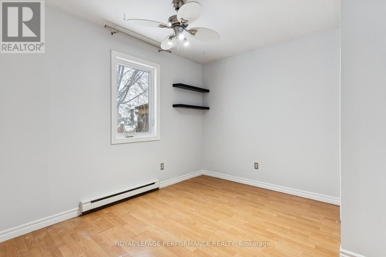 29249711/121-elizabeth-street/pakenham/mississippi-mills/ontario/K0A2X0_29