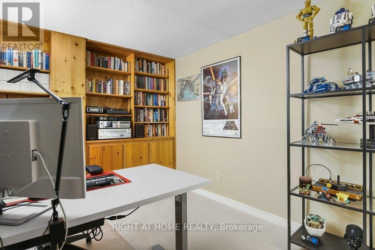 29607390/57-chester-crescent/on-the-green/ottawa/ontario/K2J2J6_31