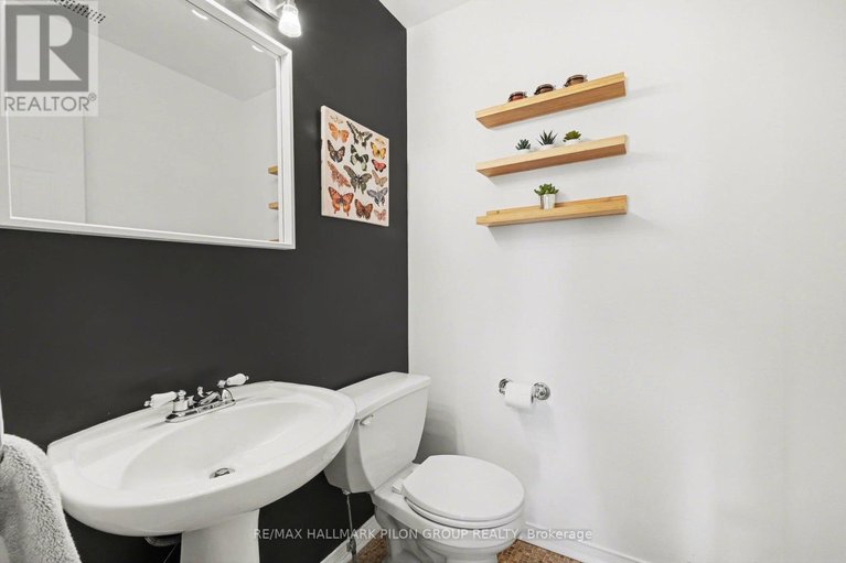 29619466/1121-gablefield-private/beaconwood/ottawa/ontario/K1J1E4_10