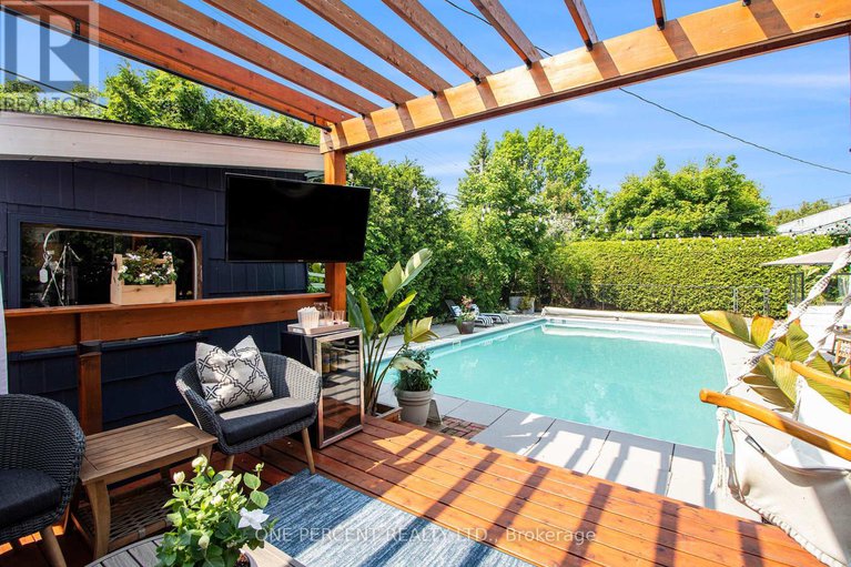 29052305/1042-harkness-avenue/riverside-park/ottawa/ontario/K1V6P2_24