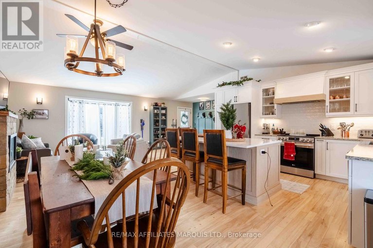 29189101/4239-county-rd-11-road/south-stormont-osnabruck-twp/south-stormont/ontario/K7R3L2_24