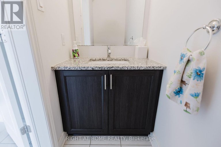28523248/669-cordelette-circle-e/mer-bleuebradley-estatesanderson-park/ottawa/ontario/K1W0P2_6