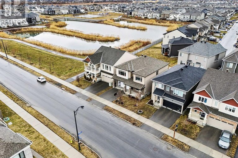 29592911/1089-apolune-street/half-moon-bay/ottawa/ontario/K2J6N8_2