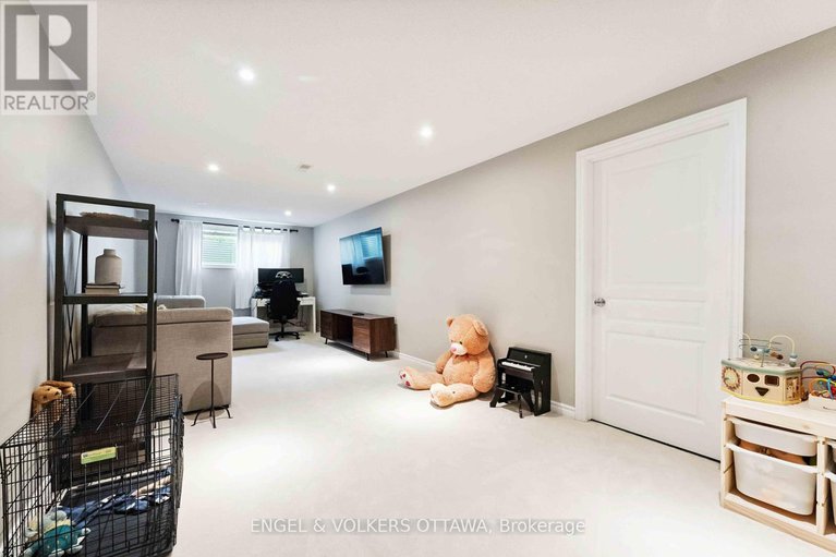 28594229/741-morningstar-way/mer-bleuebradley-estatesanderson-park/ottawa/ontario/K1W0G6_32