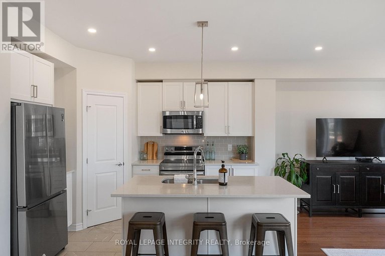 28817438/508-escapade-private/blossom-parkkemp-parkfindlay-creek/ottawa/ontario/K1X0J1_4