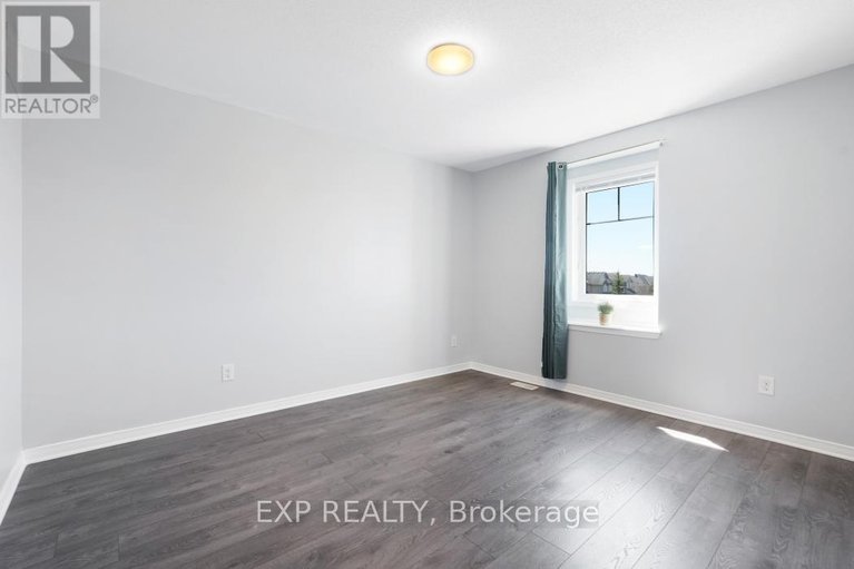 29636685/d-3705-riverbreeze-street/half-moon-bay/ottawa/ontario/K2J0S1_26